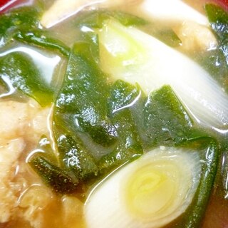 葱・油揚げ・わかめの味噌汁